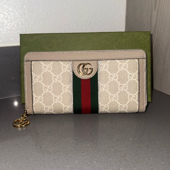 Gucci Beige Wallet with Green and Red Stripe - Picture 1 of 5